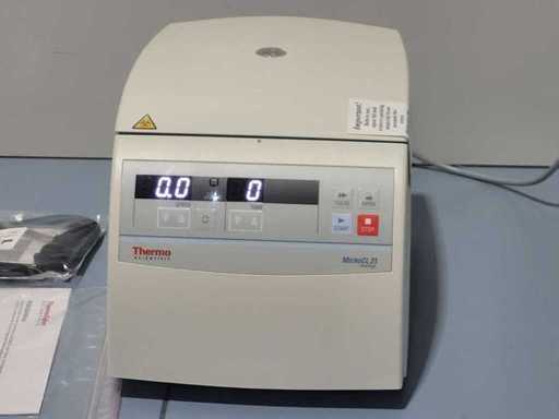 THERMO SCIENTIFIC - MICRO CL21 with 75003424 Rotor - Laboratory Centrifuge