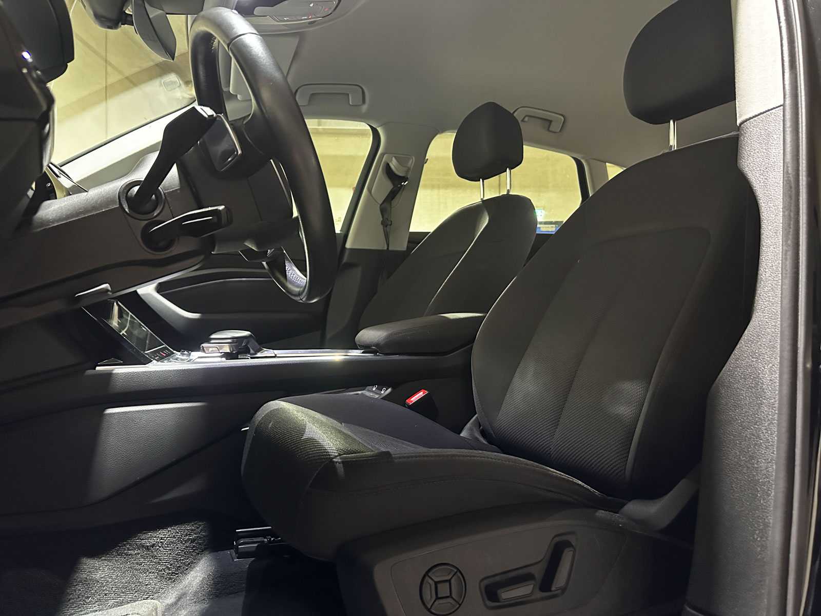 Audi e-tron 50 Quattro Business Edition 313pk 2020 (Origineel-NL), J-761-NS