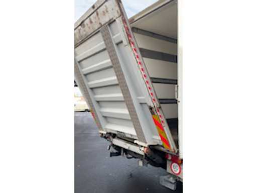 8bfaf754-d563-46b0-9d63-ef36b117c5b6.mp4