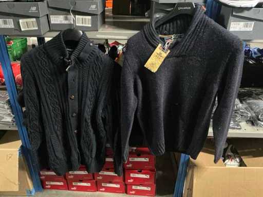 Charge verschiedener neuseeländischer Pullover (12x)