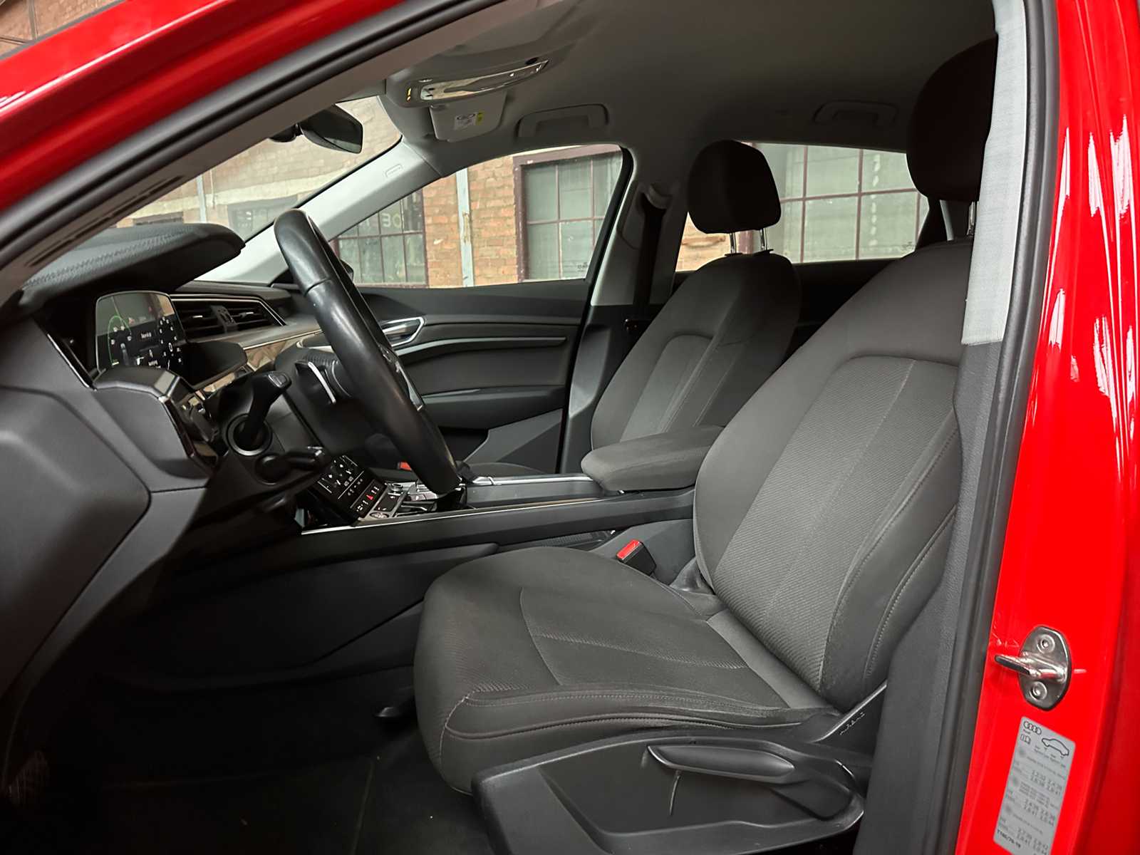 Audi e-tron 50 Quattro Edition 71 kWh 313pk 2020 (Origineel-NL), J-388-LL