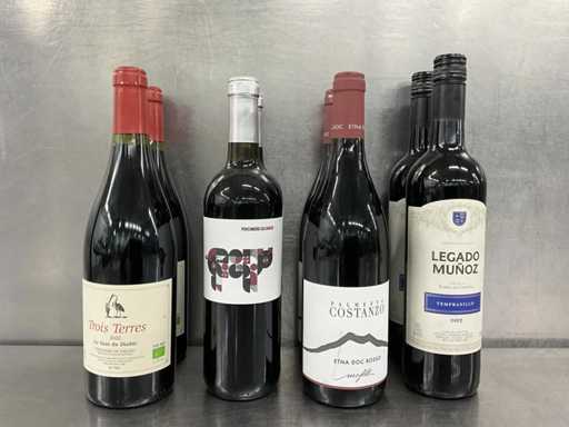 Bottle of red wine (8x)