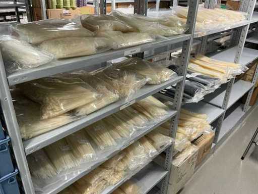 Lot de diverse legături de cablu (303x)