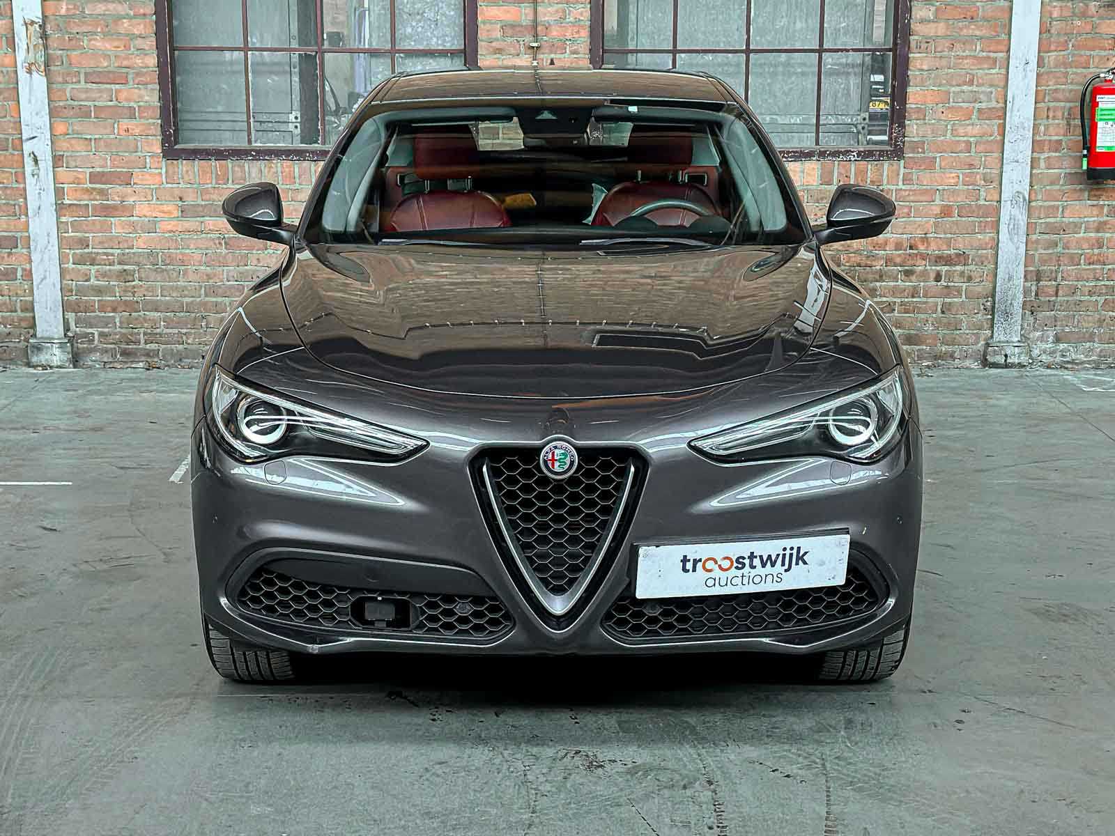 Alfa Romeo Stelvio 2.0 T AWD Super 200pk 2018 (Origineel-NL), RT-553-H