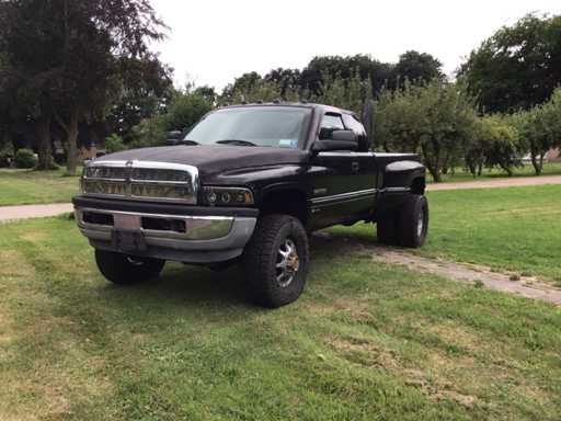 1997 Dodge Ram 2500 Cummins Dually Personenauto