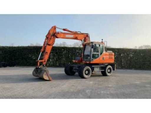 7d567325-1f96-43fd-bfa2-2c12665f0ce1.mp4