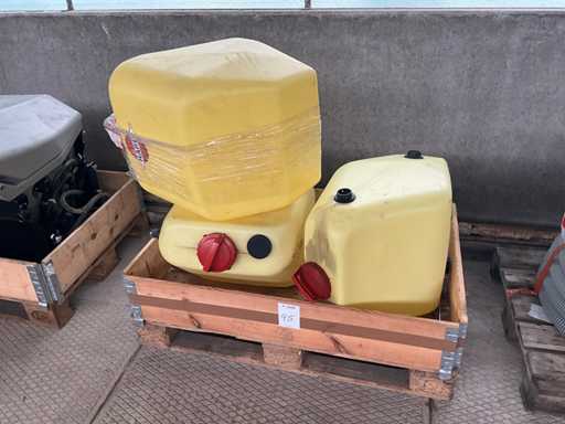 Hardi 80 Ltr Schoonwater tank (3x)