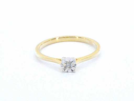 Gouden solitair ring met briljant geslepen diamant