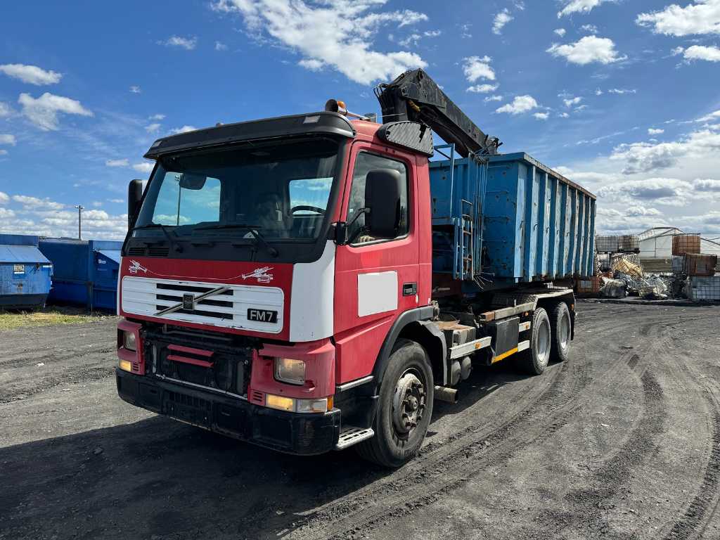 2000 - Volvo - FM7-62RLL-80S - Roll-off tipper Truck with crane and container 