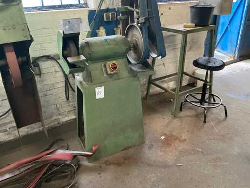 B.M.P. 300B Bandschuurmachine