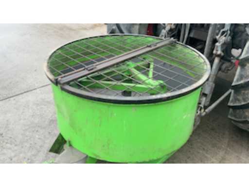 0227f927-ad3c-49b7-877f-5e517517f65f.mp4