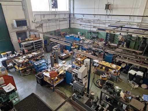 PARTIA 1: Maszyny, sprzęt i różne rzeczy z warsztatu szlifierskiego samochodów