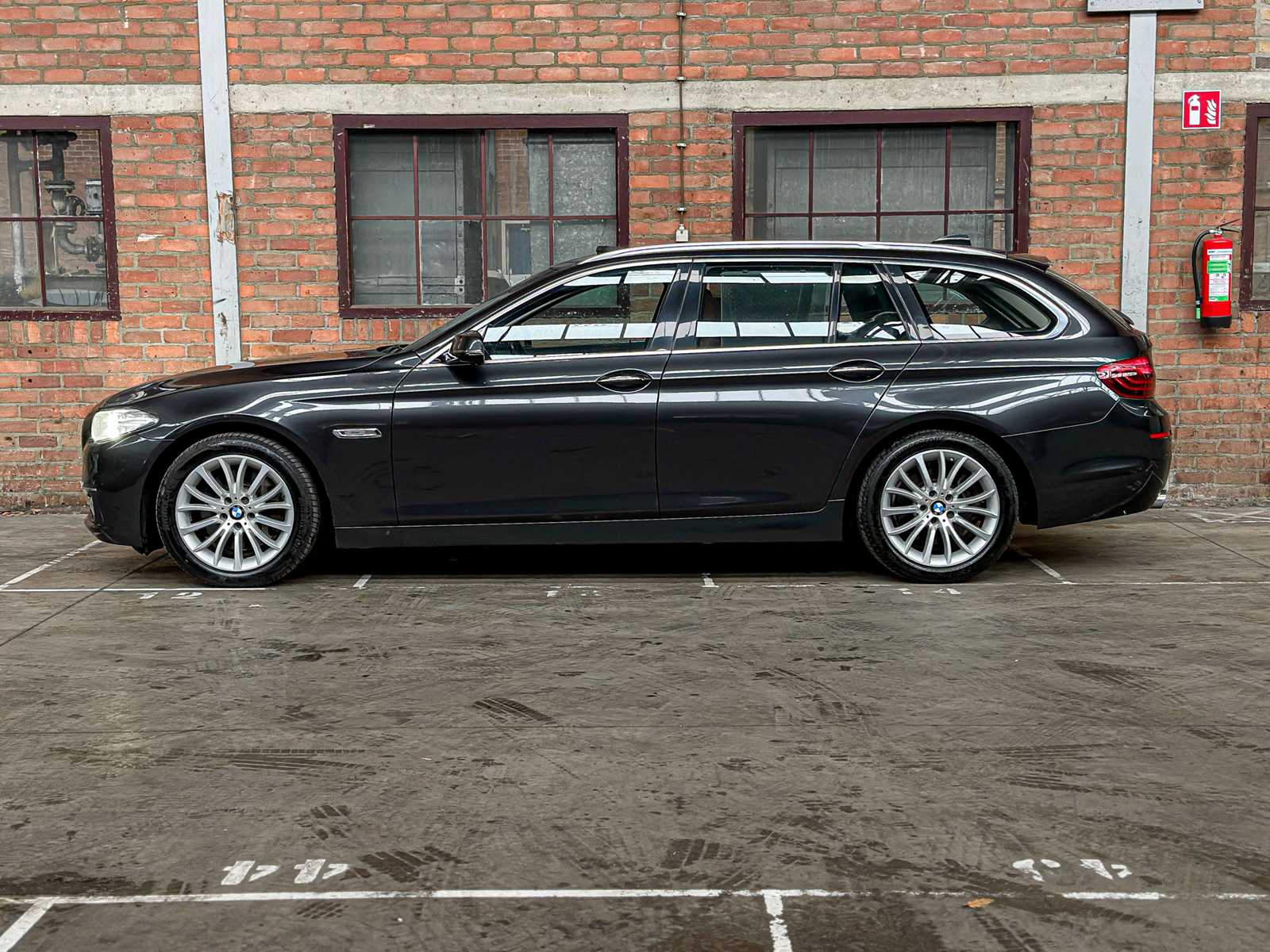 BMW 528i Touring Luxury Edition F11  245pk 2014 5-serie, 6-TZT-71