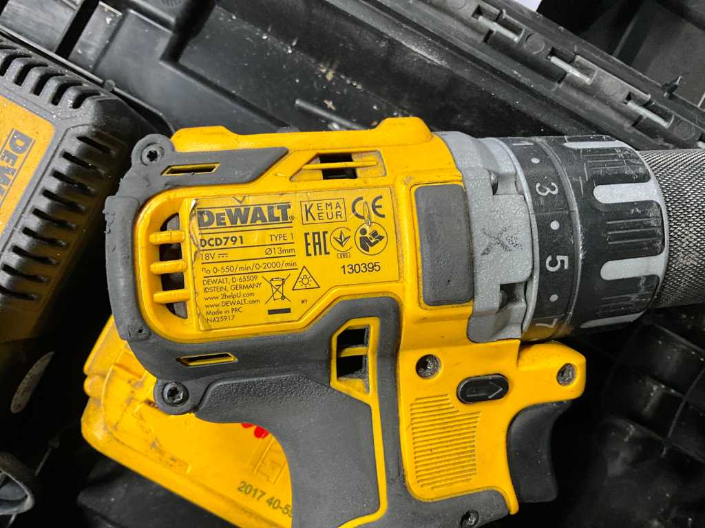 Dewalt dcd796 type discount 1