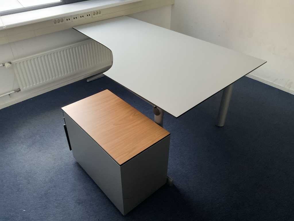 Ahrend Schreibtisch (3x)