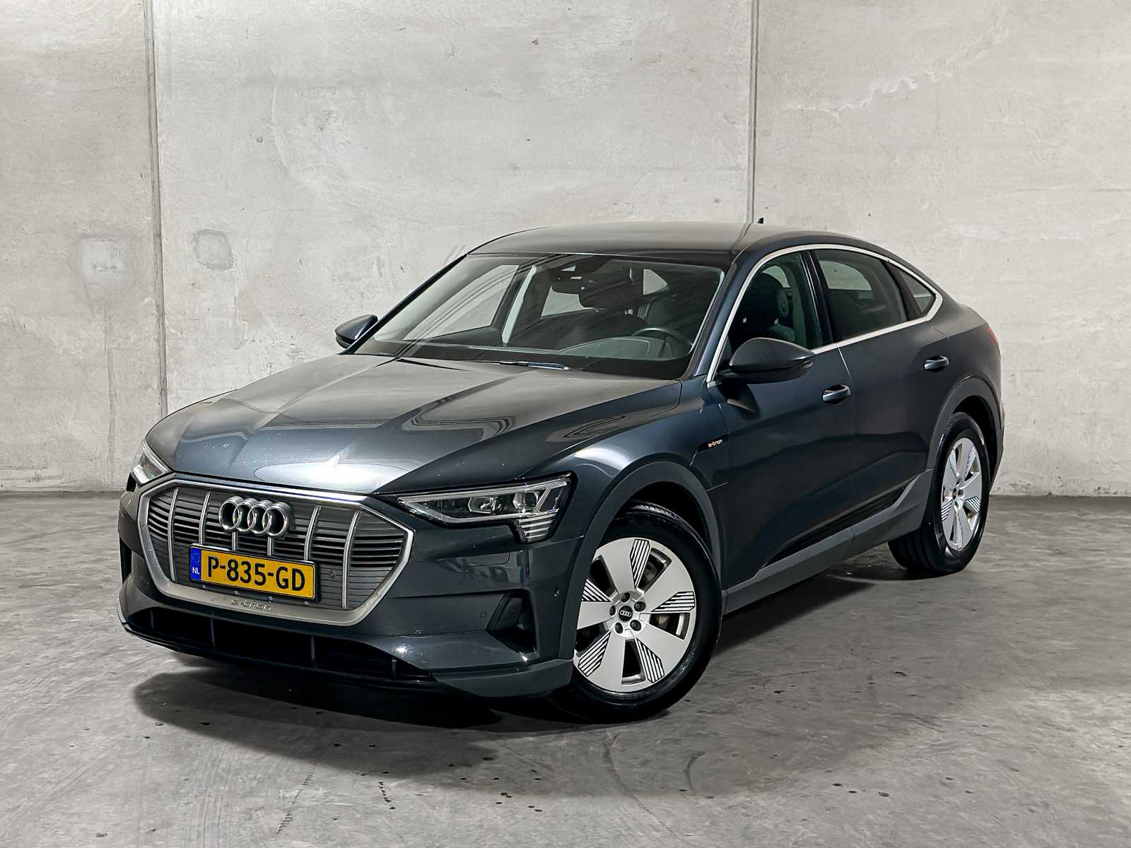 Audi e-tron Sportback 55 quattro edition 95 kWh 408pk 2022 (Origineel-NL + 1e eigenaar), P-835-GD
