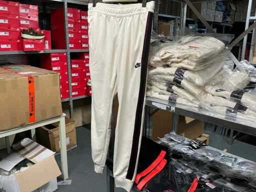 Partij Nike heren pants loose fit/taper leg (24x)