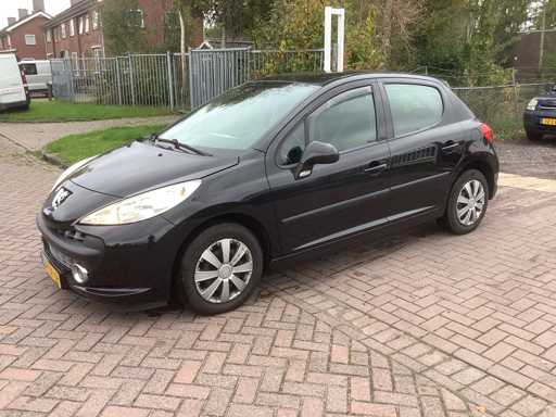 2007 Peugeot 207 1.4-16V Color-line Personenauto