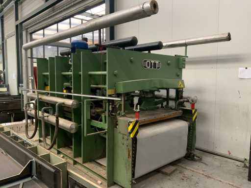 1977 Paul Ott KG D99/270 hydraulische warmtepers