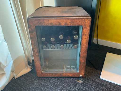 Liebherr Mad Max Mini-Koelkast “Red Bull”