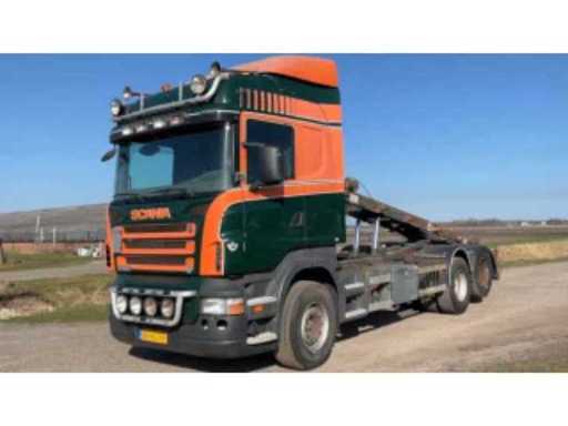 6e266ab2-428b-4d54-b2c1-ab0f5c798fe1.mp4