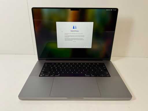 Apple MacBook Pro 16", Apple M1 Pro, 32 GB RAM, 512 GB NVMe Laptop