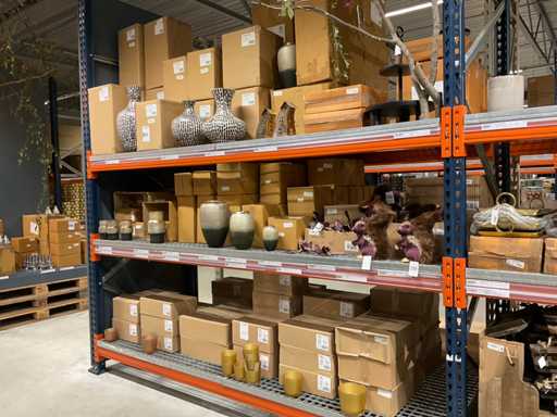 Lotto di vasi e addobbi natalizi