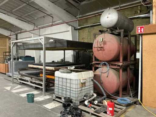 2003 Seagull Vacuum Forming Press