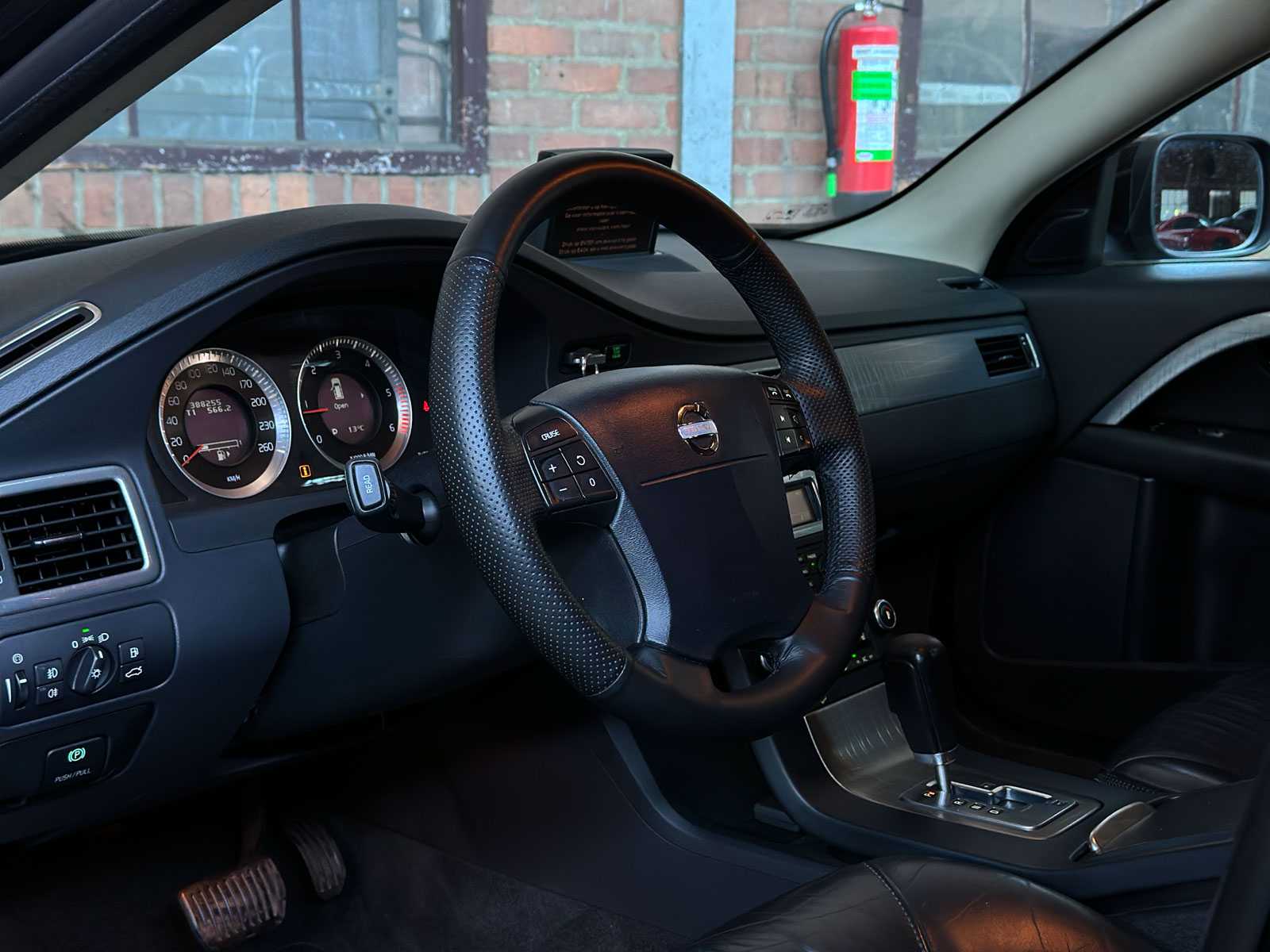 Volvo XC70 2.4 D5 Summum 185pk 2009, PD-287-R Youngtimer