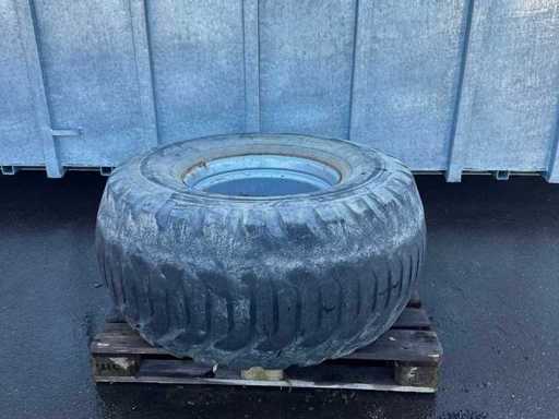 Ceat – Landwirtschaftliche Reifenflotation T422 550/60-22,5 mit Felge 10-Loch (1x)