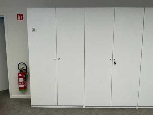 Storage cabinet (2x)