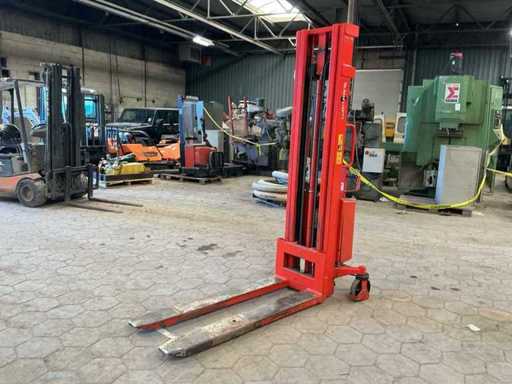 Stacker Logitrans EHS1000/3300 z 1998 roku