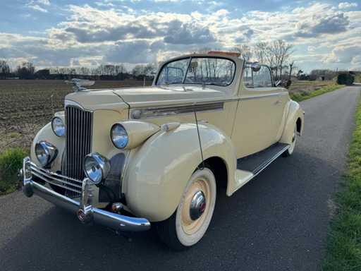 1939 Packard Cabrio - Classic Car