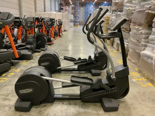 Technogym excite synchro 500 led elliptical cross trainer