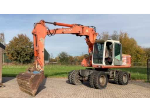 21aae2b2-d0ce-440a-b370-914f918a7cf0.mp4