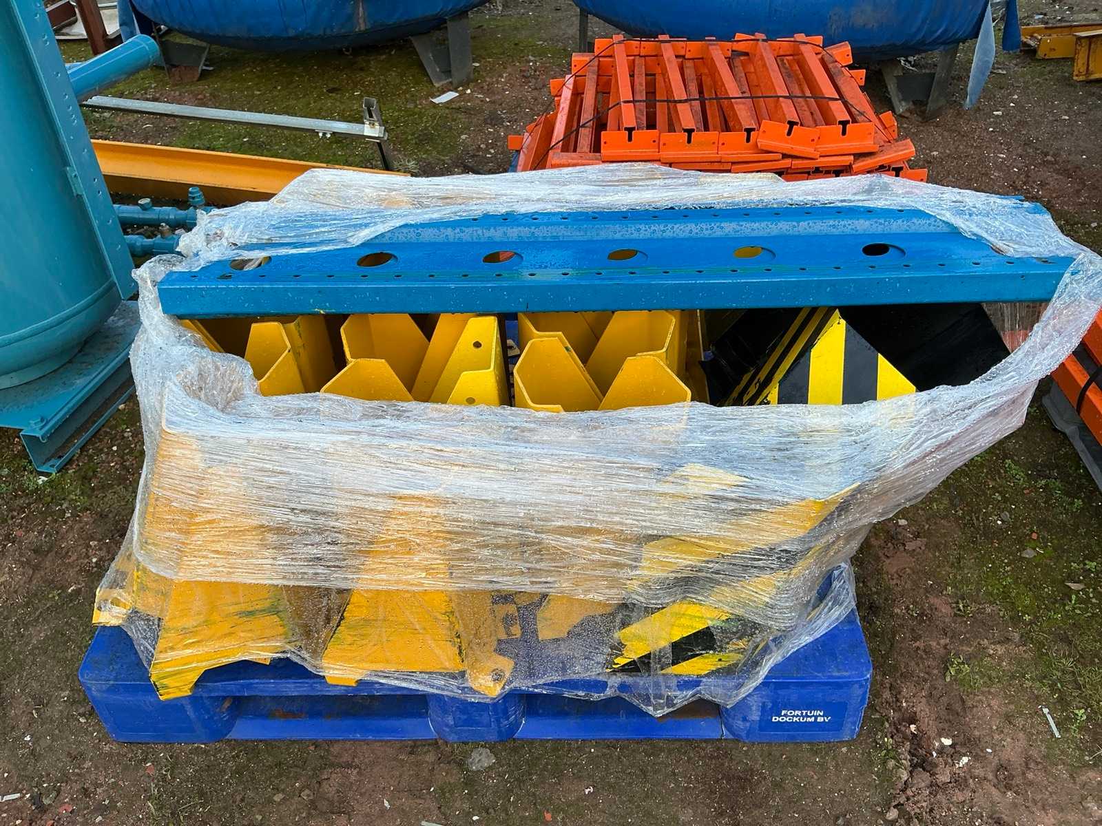 Safety barriers (26x)