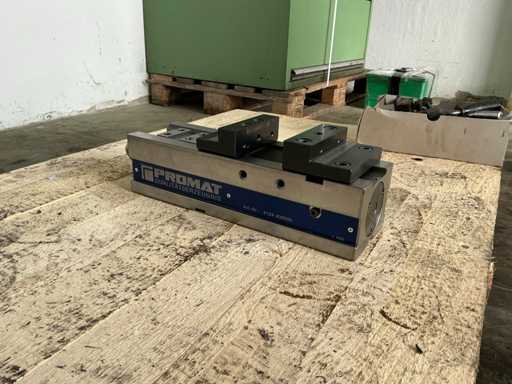 ROMAT Hydraulischer Maschinenschraubstock