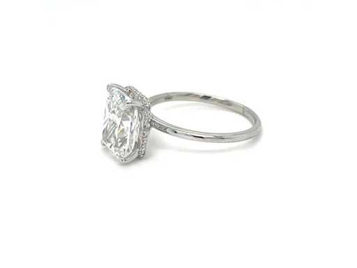 Anello in oro bianco 14 carati con 4,14 carati diamante