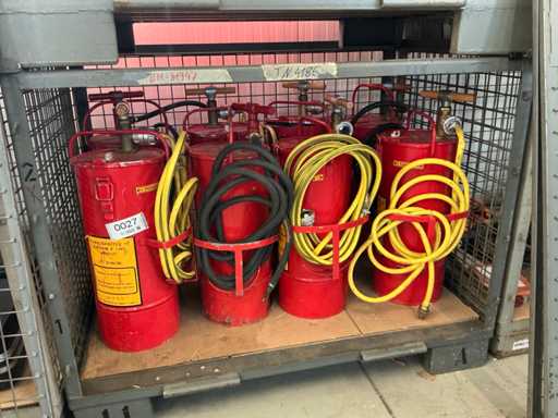 8x KUEBELSPRITZE: 15 L