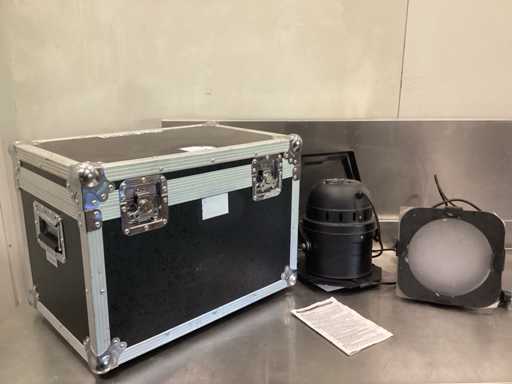 American DJ 64B LED Pro Can DMX Par - dans la mallette de vol