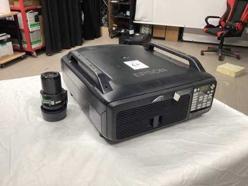 EPSON - Projecteur vidéo EB-Z11005 lampe vpr 11000 lumens avec optique standard r.p. 1,65 - 2,65:1