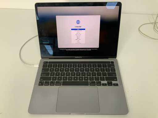 Apple A2338 13-calowy MacBook Pro MYD82LL/A Laptop
