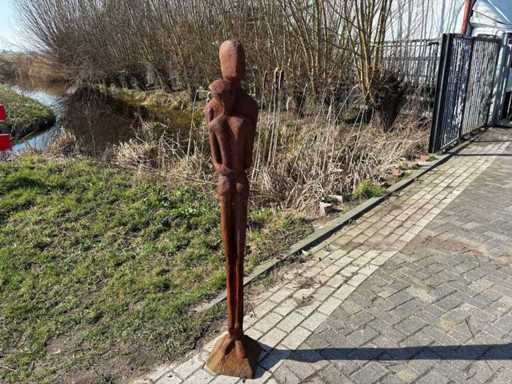 Scultura in ghisa alta 1,6 metri