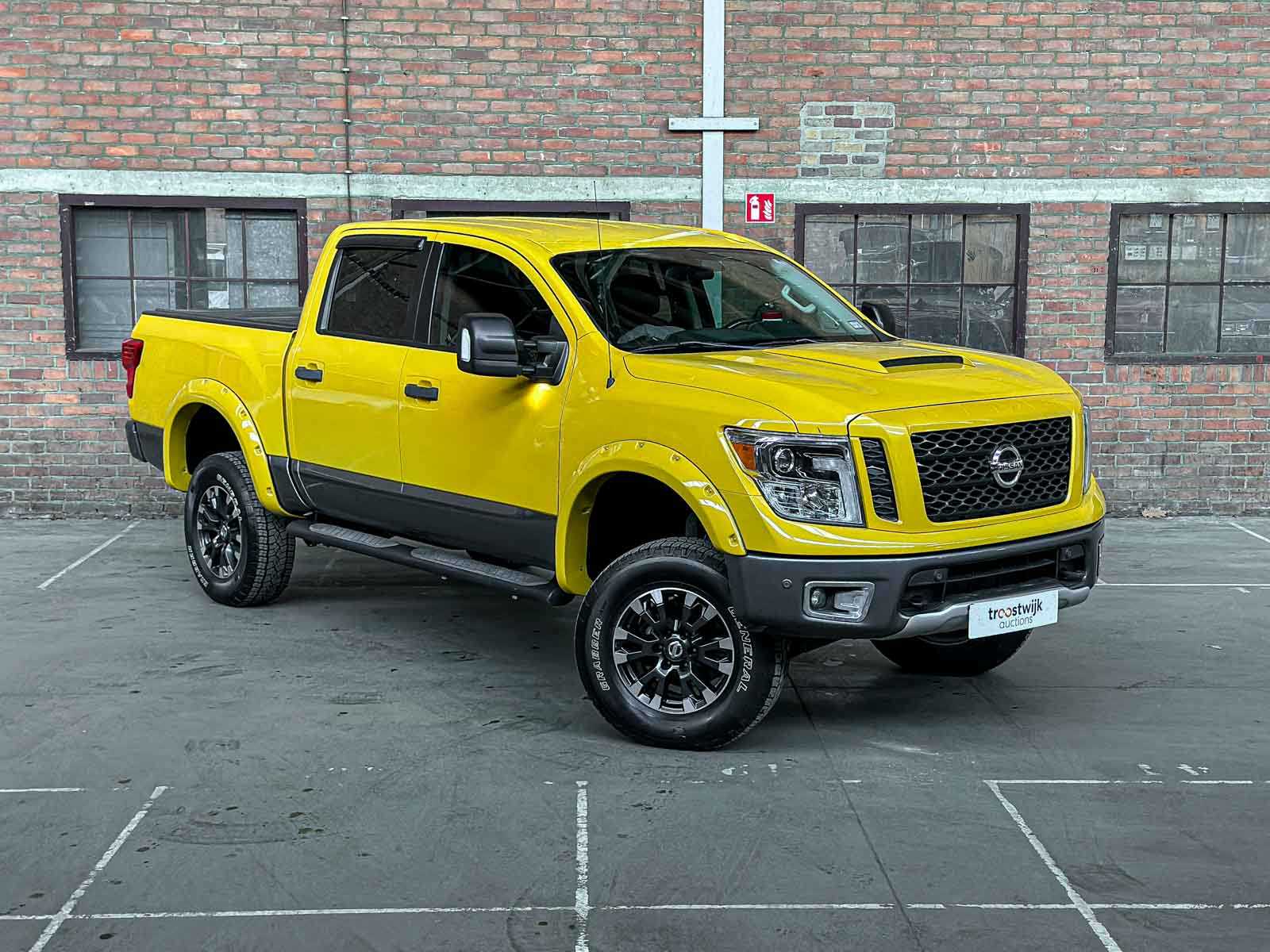 Nissan Titan PRO-4X 5.6 V8 396pk 2018