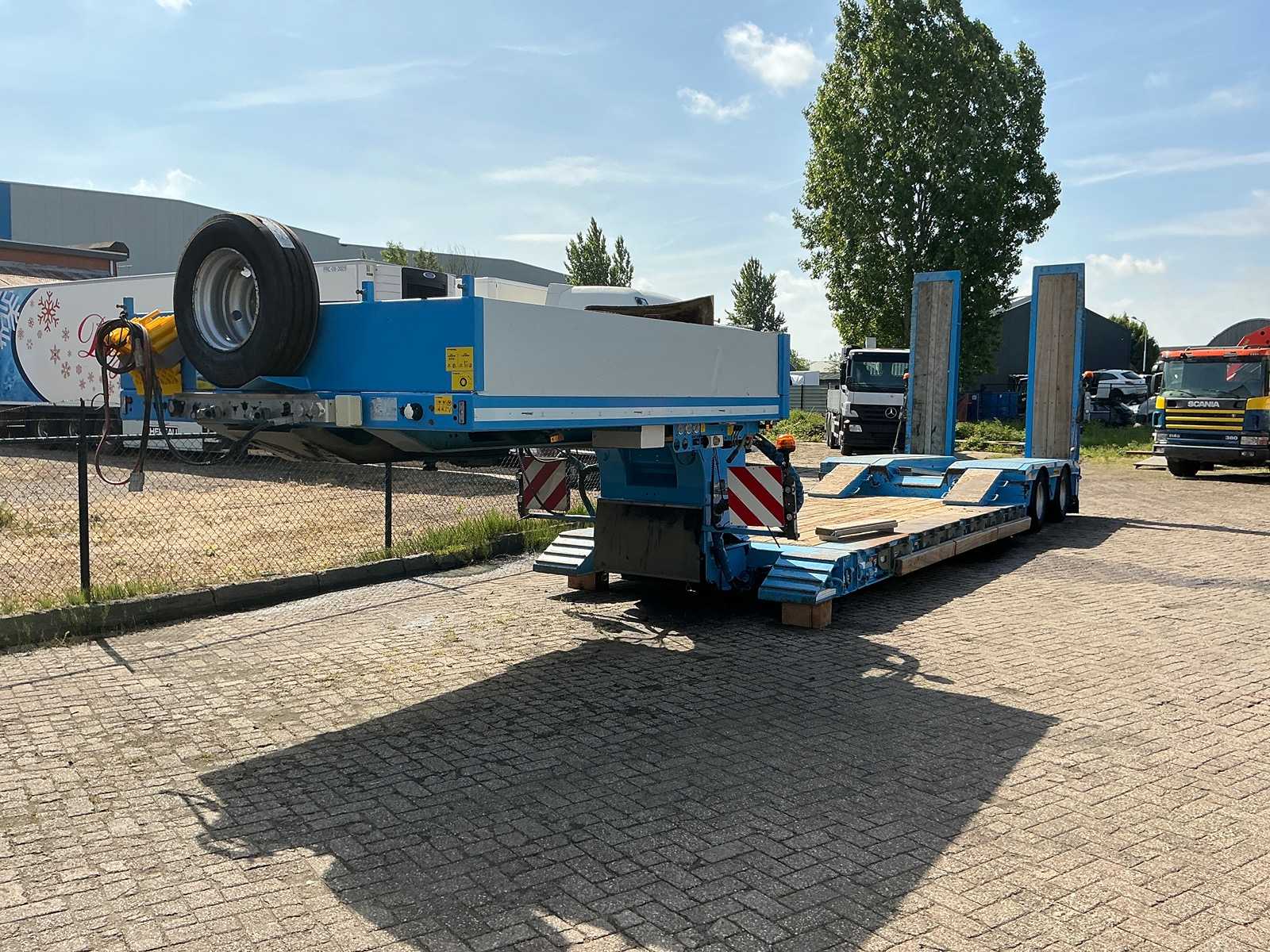 2016 Faymonville F-S42-1ACA Megamax Machine Trailer
