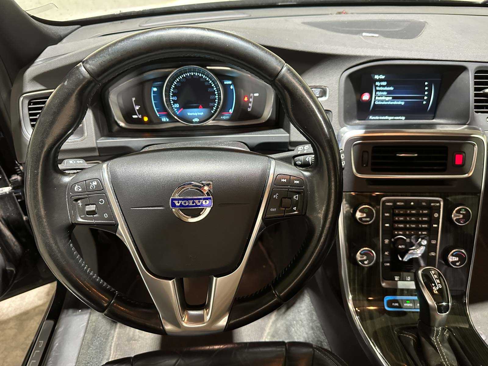 Volvo V60 2.4 D6 AWD Plug-In Hybrid Summum 215pk 2013 (Origineel-NL), 6-SVN-43