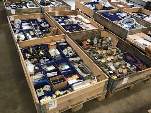 pallets drukregelaars, reduceerventielen en diversen aanverwanten (4x)