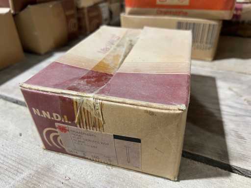 MacNails - P?askie - Gwo?dzie, kleje i zszywki