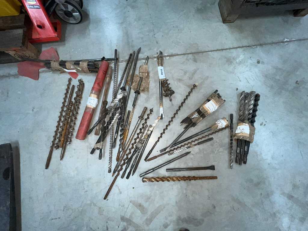 Lot d’accessoires de machines / forets / burins pour le bois et le béton (partiellement inutilisés)