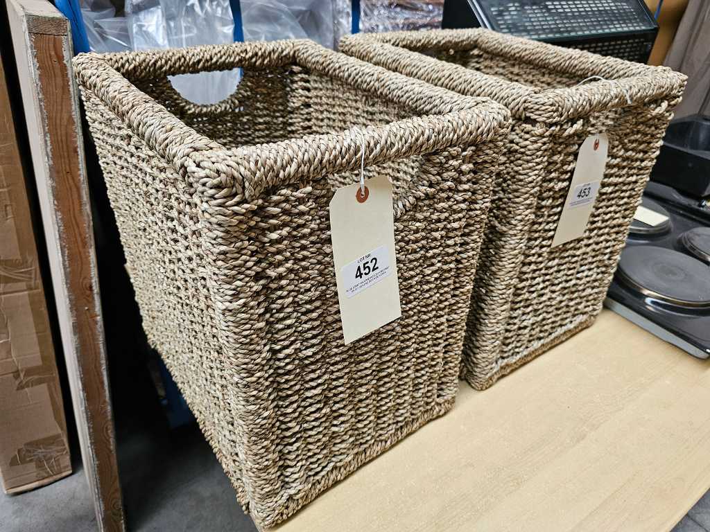 Seagrass Basket with Integrated Handle